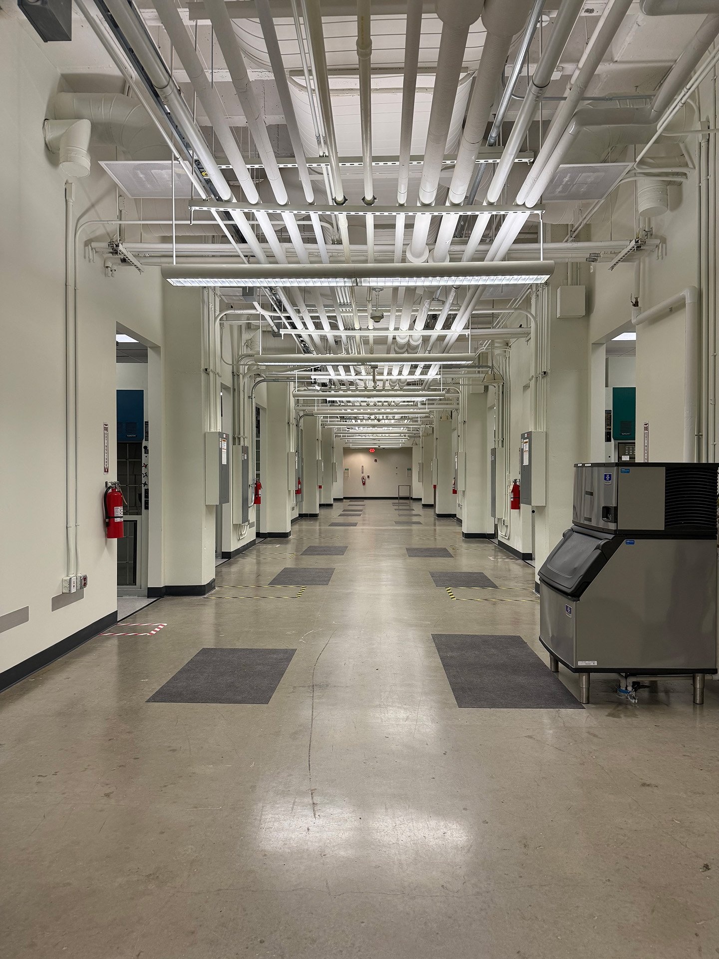 Hexion’s Dublin laboratory interior before renovation, with benches and fume hoods