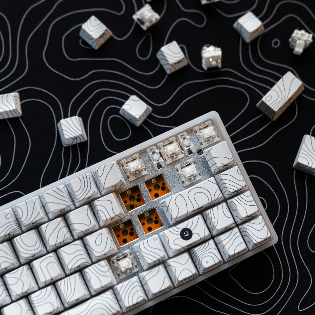 Higround Snowstone Base 65 keyboard