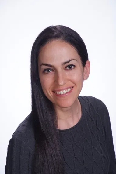 Portrait of Hometalk co-founder Miriam Illions