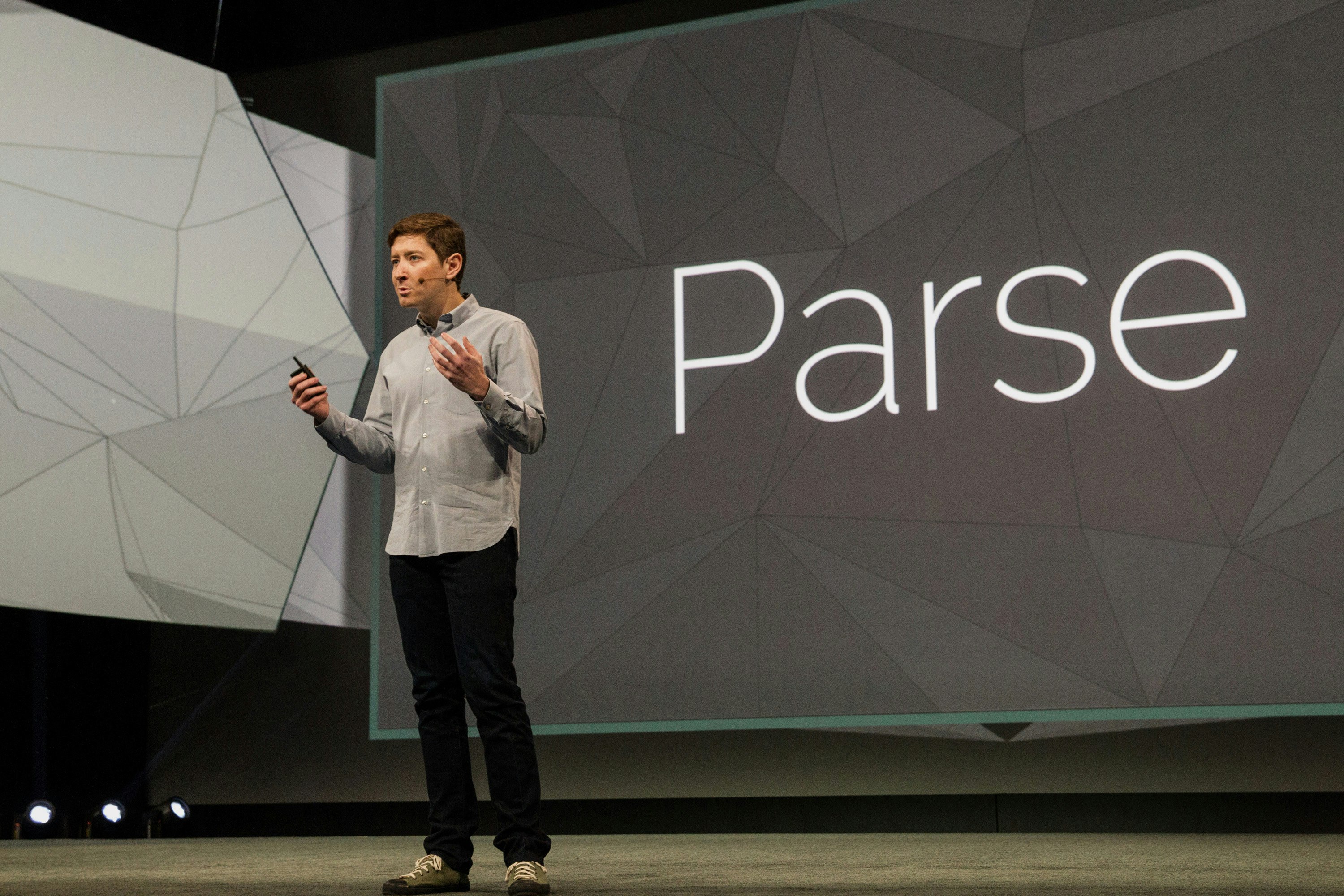 Ilya Sukhar speaking onstage with the Parse name projected behind him
