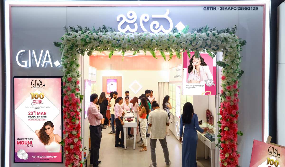 Customers and staff inside GIVA’s flower-framed 100th store at Phoenix Mall of Asia, Bengaluru