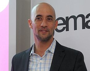 Jam Khan at a Gemalto press presentation in Tokyo in 2017