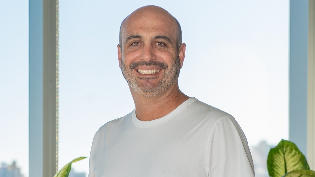Jean Pierre Azanedo and the second life of things