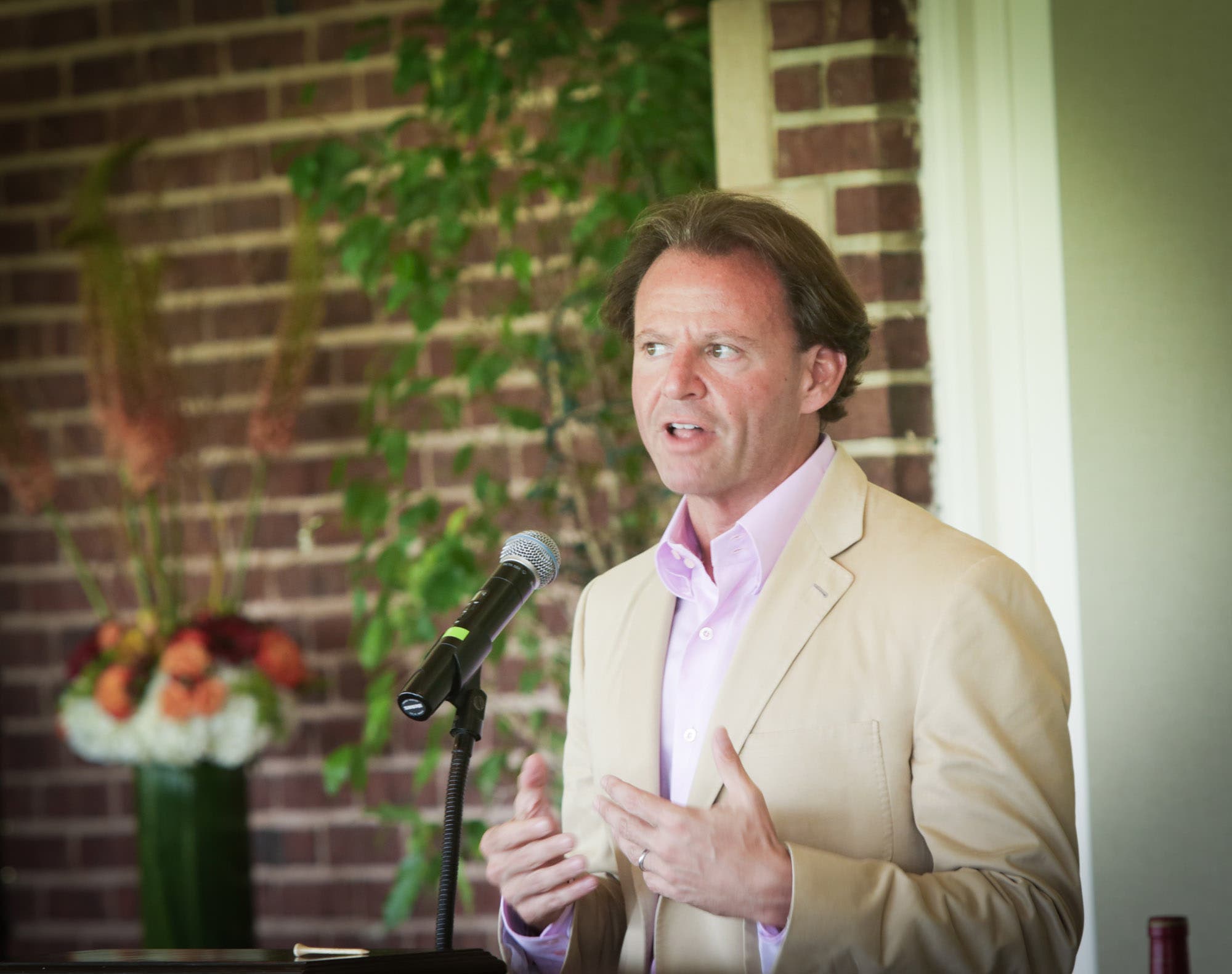 Jeffrey Citron speaking at the Charles Lafitte Foundation’s 2015 Charity Golf Classic