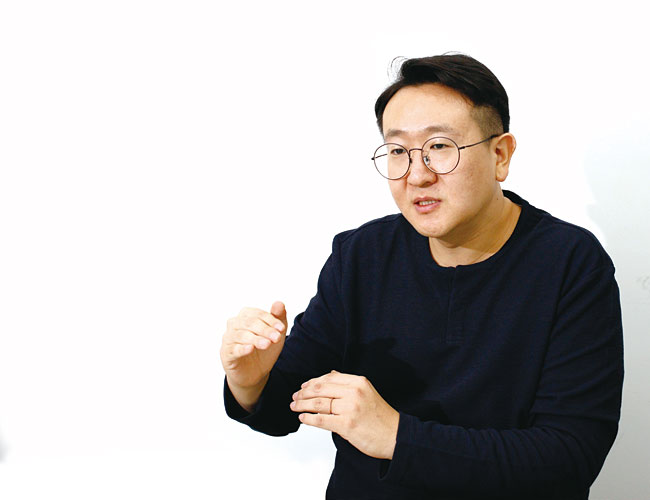 Jeong Ju (Jay) Lee