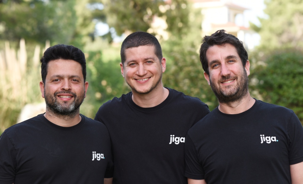 Jiga co-founders Assaf Geuz, Adar Hay and Yonatan Wolowelsky outdoors in company T-shirts