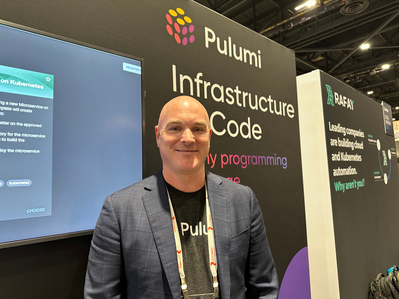 Joe Duffy at a Pulumi infrastructure-as-code conference booth