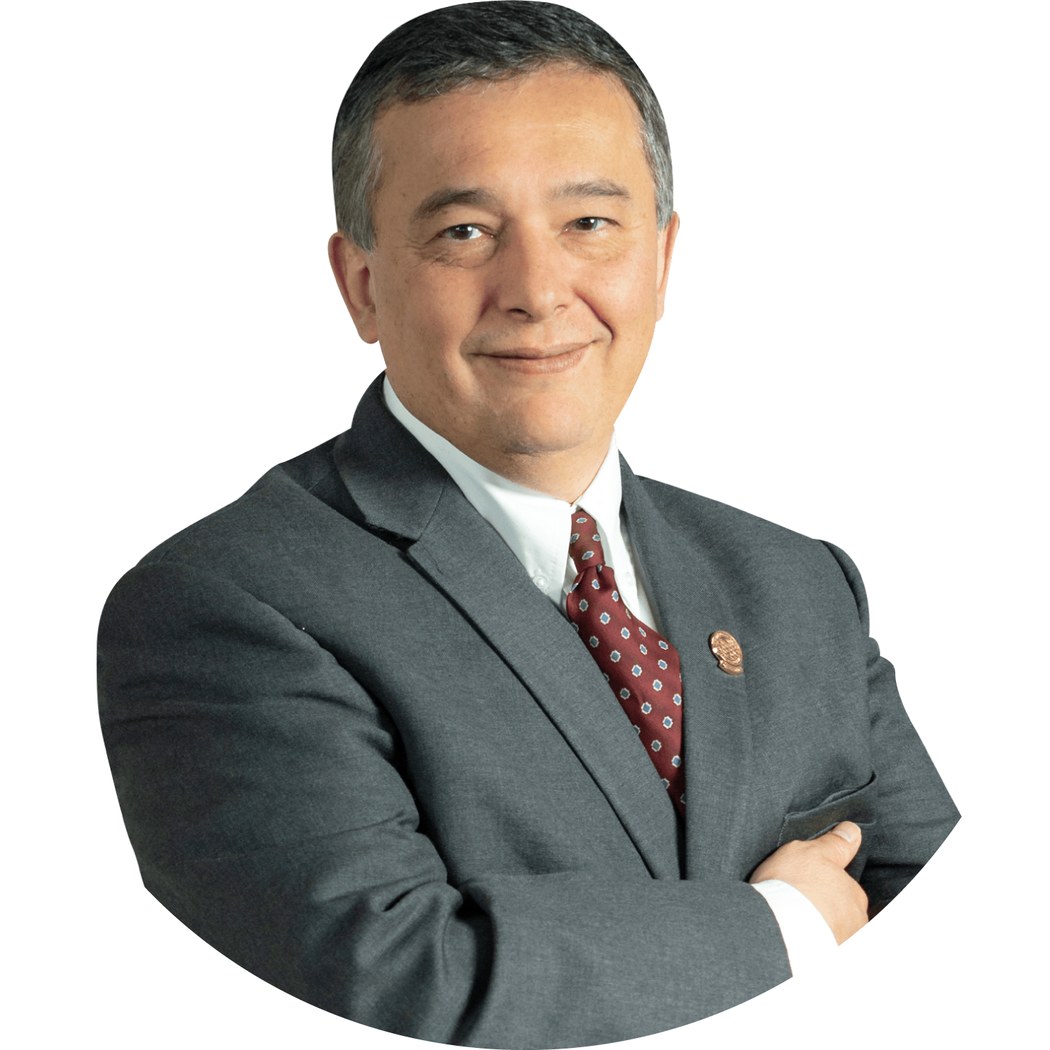 Jorge Domingo Samayoa wants the expert to stay in the picture