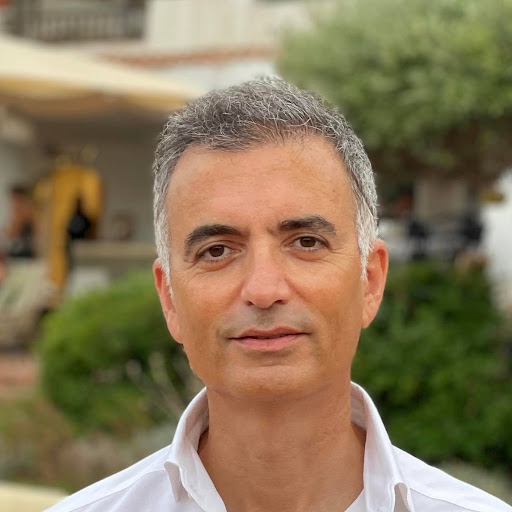 Kam Eshghi