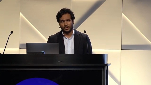 Karrtik Rao presenting Moxo Flows on the Finovate stage