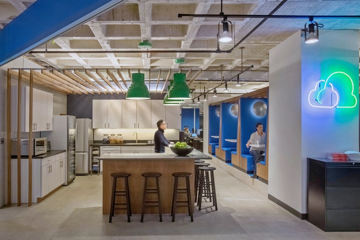 The Studio IQL-designed IntegriChain office in Philadelphia