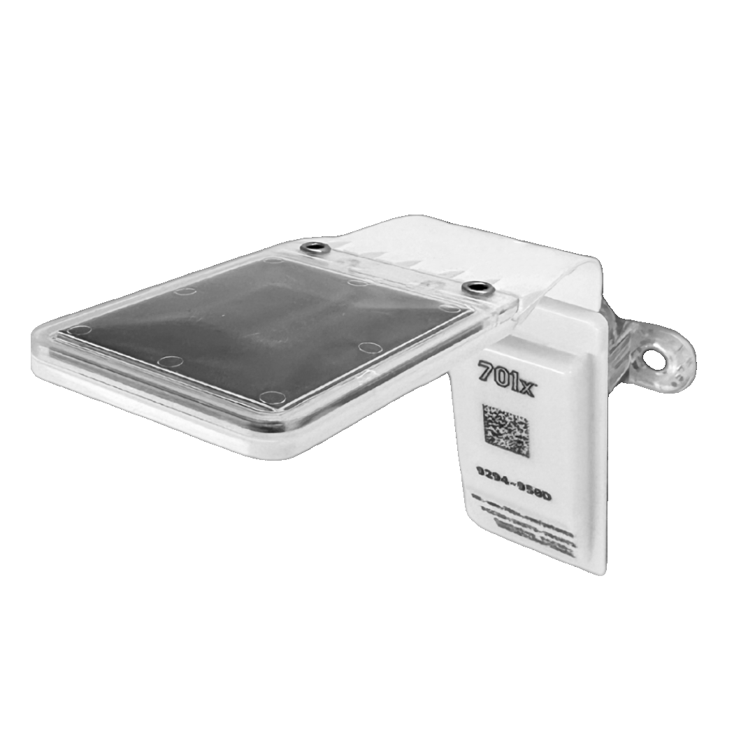 701x xTpro livestock ear tag with a solar panel