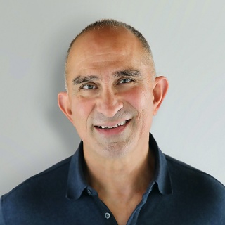 Labviva co-founder and CEO Siamak Baharloo