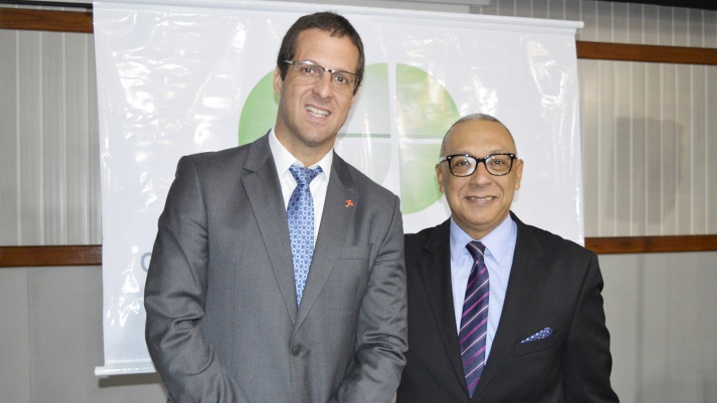 Leonardo Semenovitch, left, with another attendee at the Clube dos Seguradores da Bahia gathering