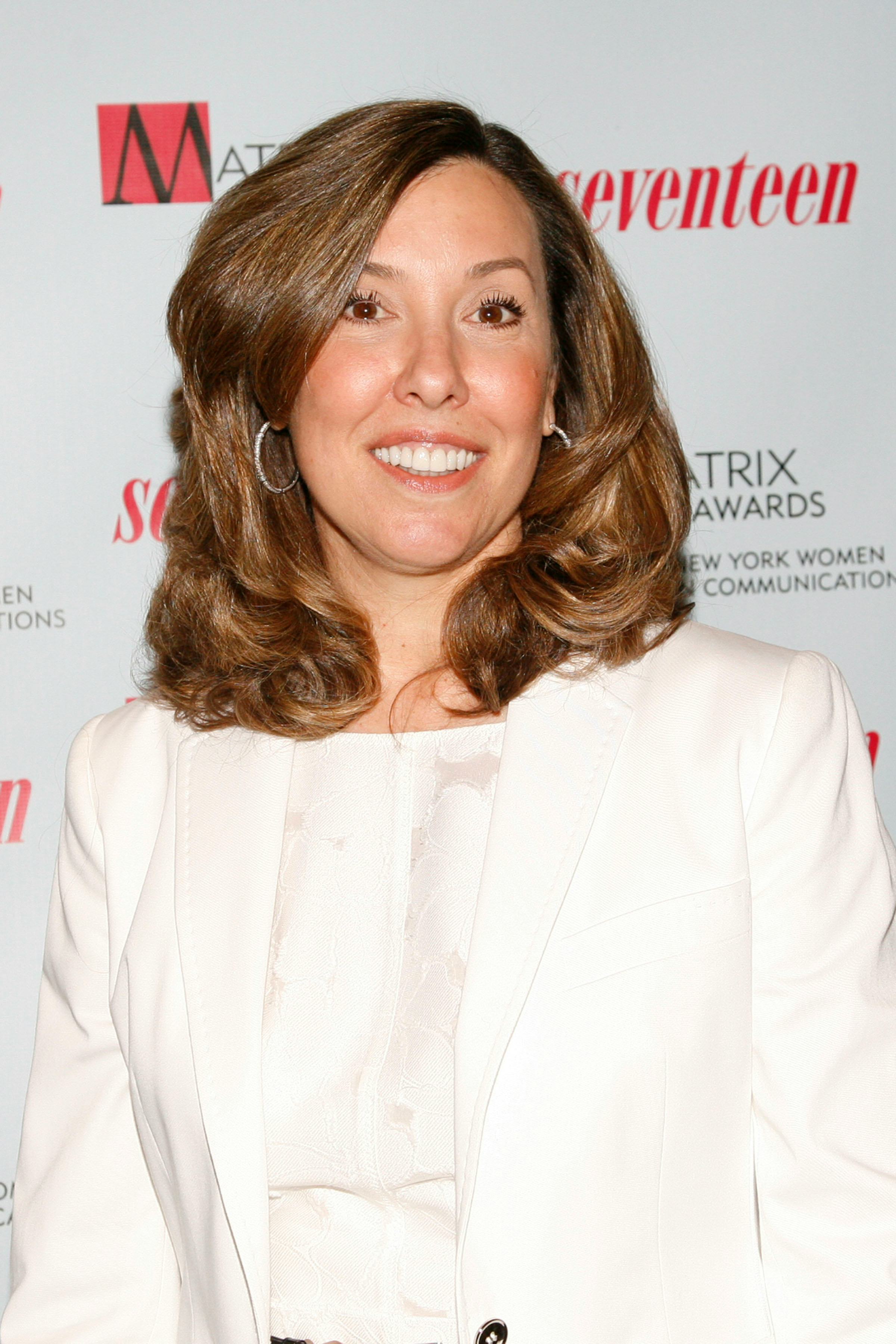 Leslee Dart in a white blazer at the 2009 Matrix Awards in New York