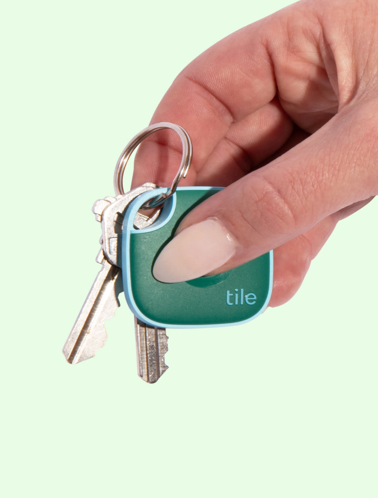 Official Tile product photograph showing the company's belongings-finding hardware