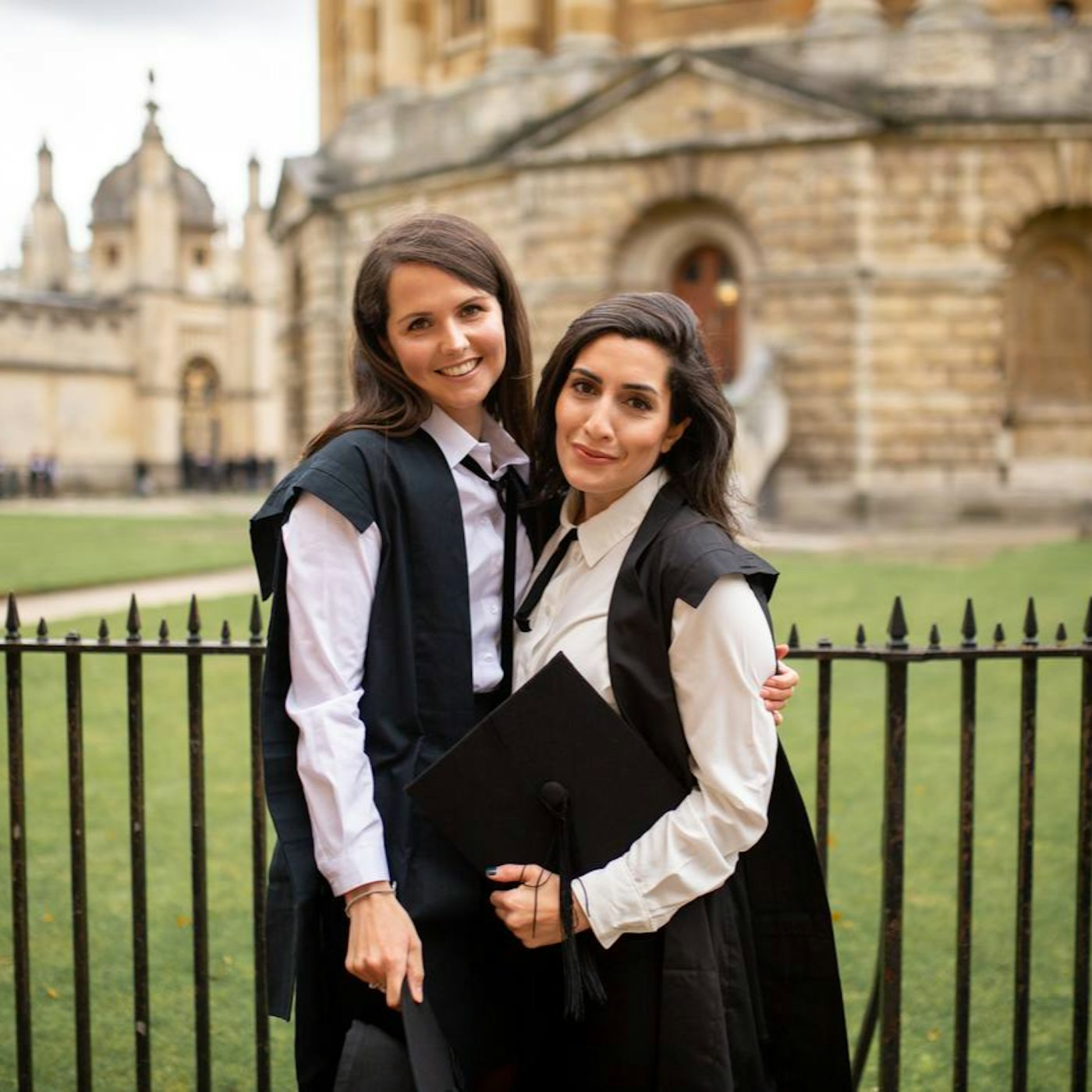 luna co-founders Jo Goodall and Jas Schembri-Stothart after graduating at Oxford