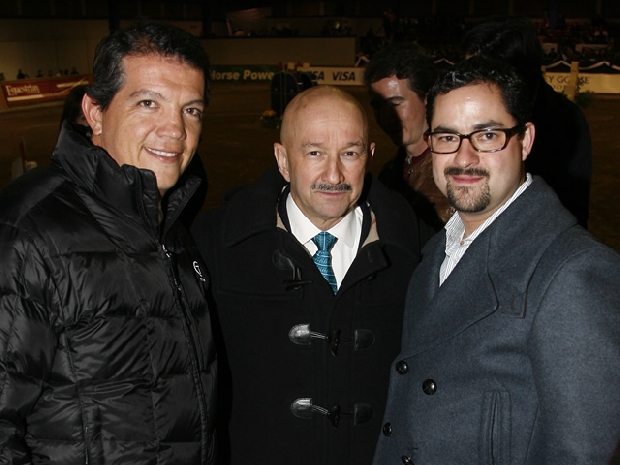 Manuel Rodríguez Arregui, left, with Carlos Salinas de Gortari and Juan Cristóbal Salinas at an equestrian event in 2010