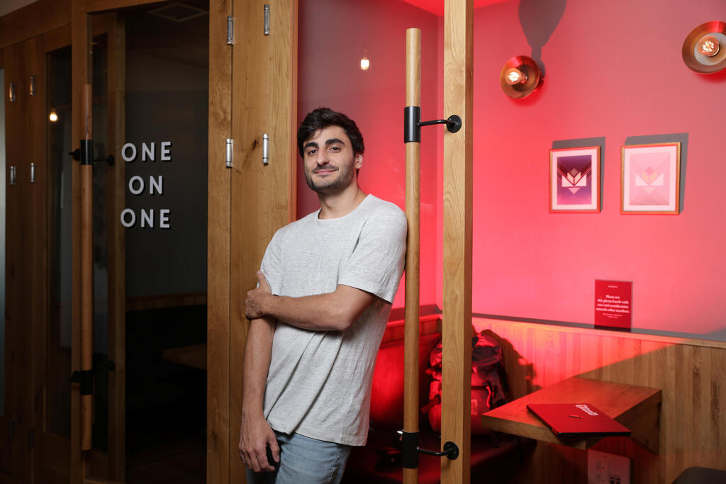 Maor Shlomo tried to build a smaller company.