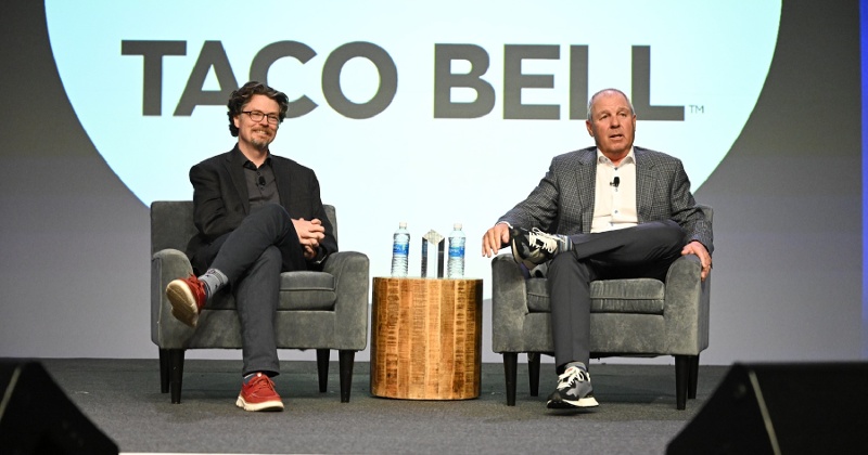Jonathan Maze interviews Mark King, seated at right, onstage at the 2023 Restaurant Leadership Conference