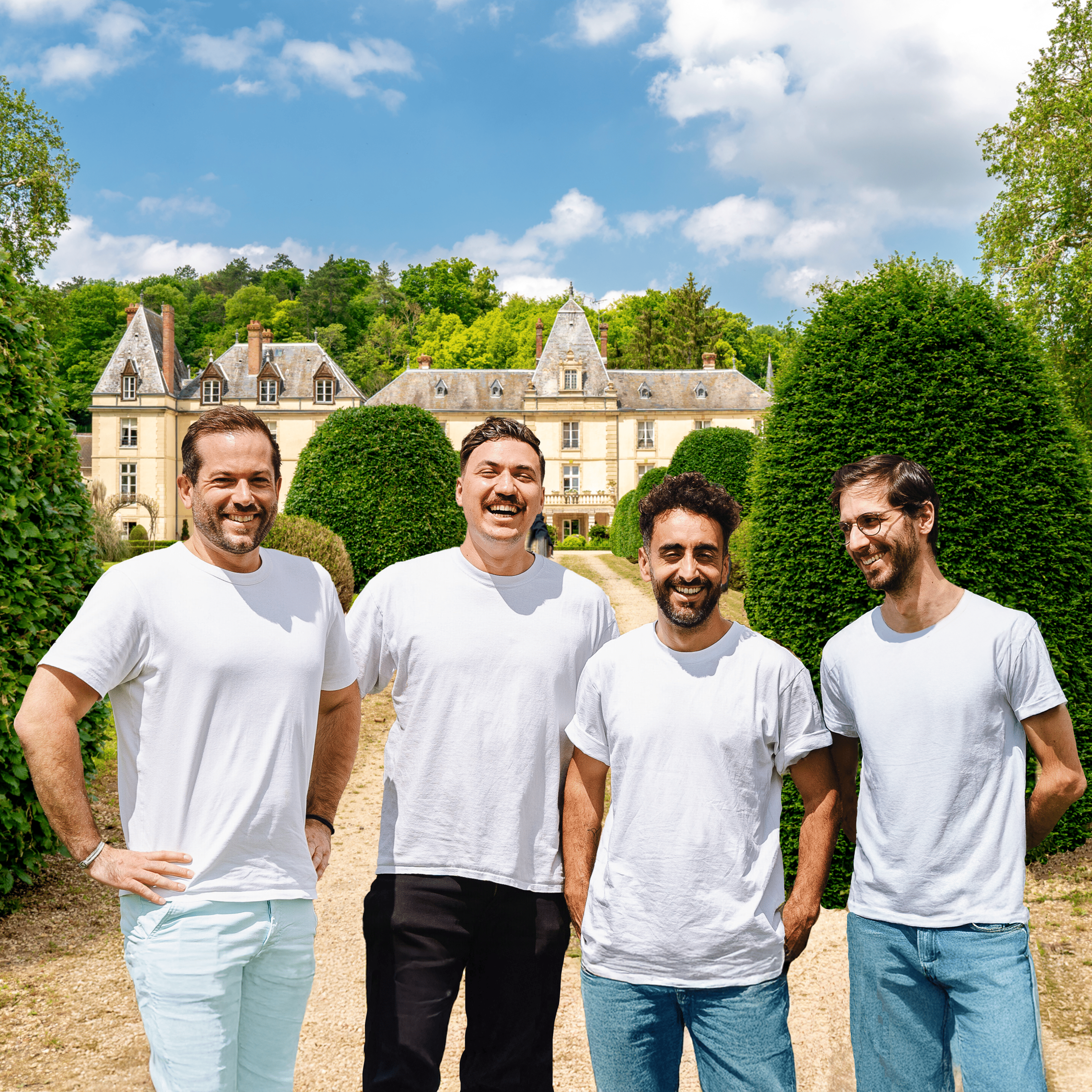 Naboo cofounders Antoine Servant, Lucien Bredin, Maxime Eduardo and Jean-Louis Villeminot standing in front of a country estate