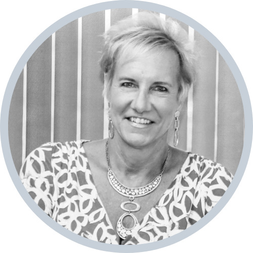 Black-and-white portrait of Melissa Hendrick smiling