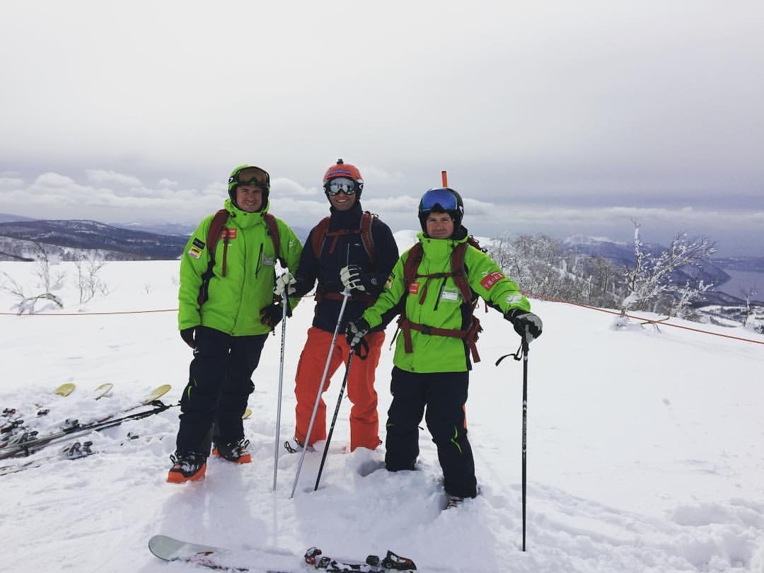 Michael Stocker skiing in Japan with Snowvation customers