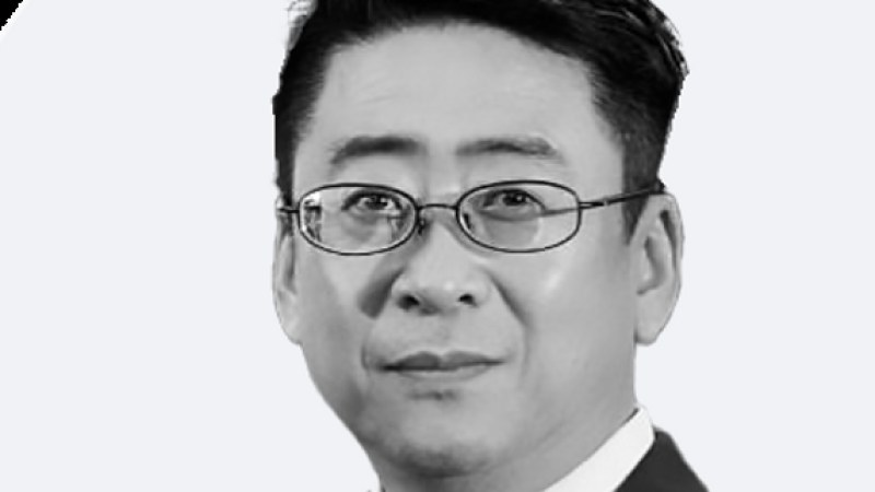 Min Lee