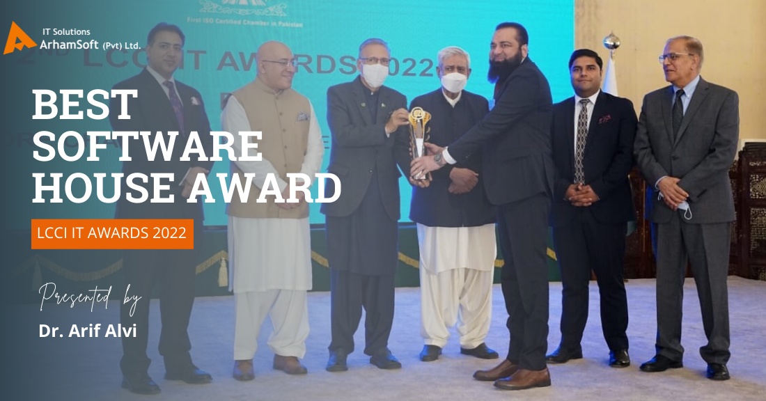 Muhammad Irfan Zafar receiving ArhamSoft’s LCCI Software House Award from President Arif Alvi in March 2022