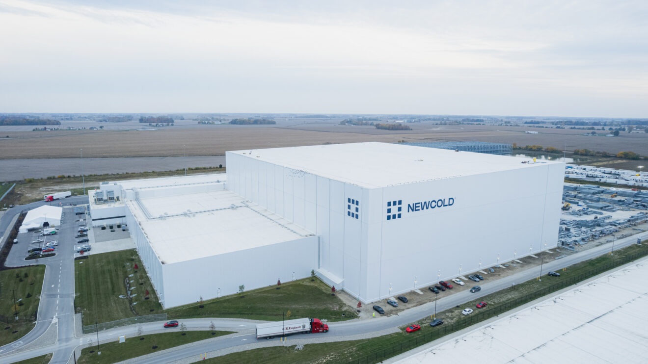 Aerial view of NewCold’s Lebanon warehouse and loading area