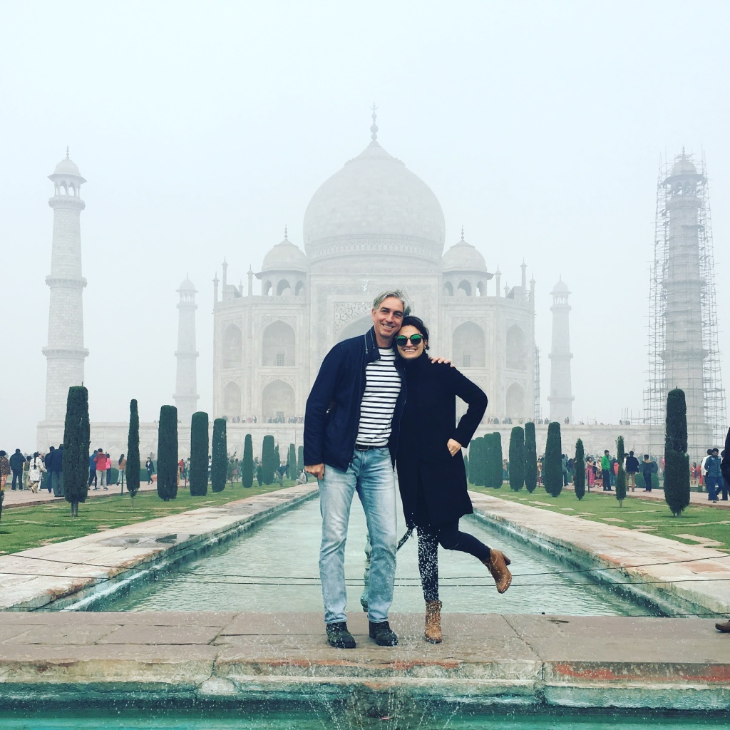 Nicolas and Alina Vandenberghe together in front of the Taj Mahal