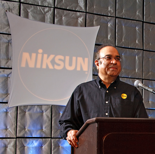 NIKSUN founder Parag Pruthi speaking at a lectern