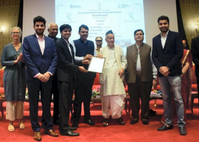 Nikunj Malpani, Pratik Lodha and Anurag Meena at a Maharashtra Startup Week award ceremony with state leaders
