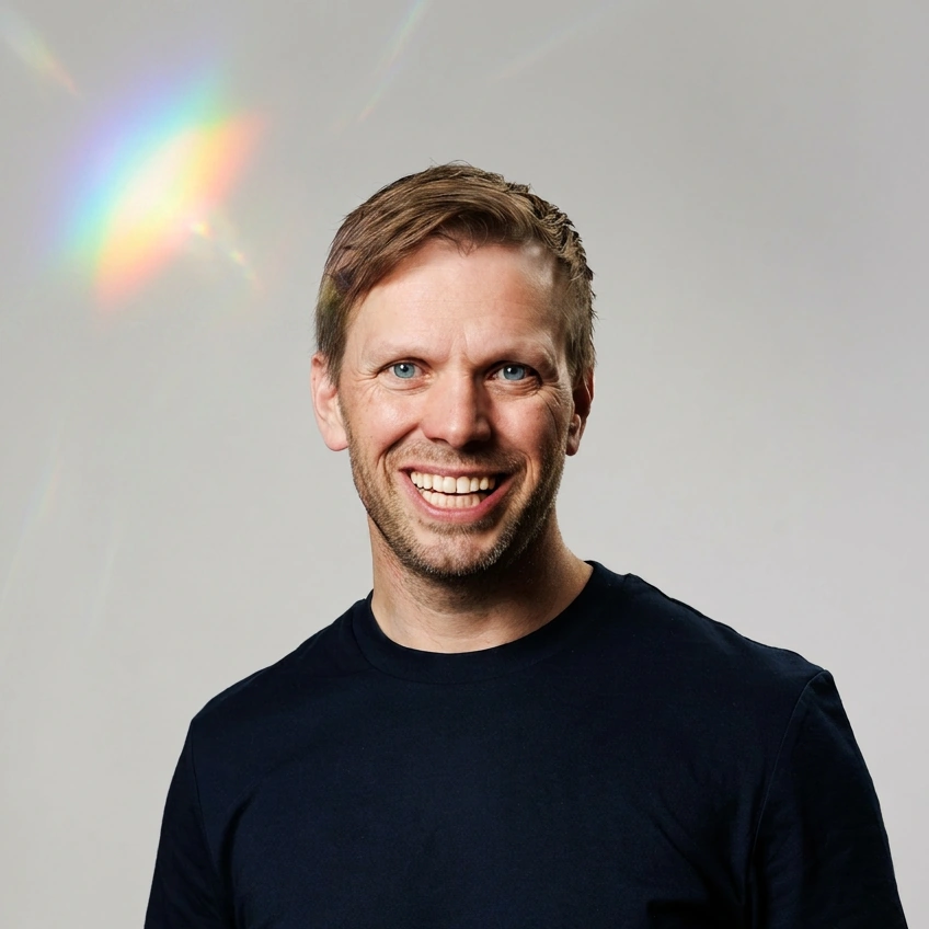 Olav Kriken Sent 400 DMs. Four People Replied. Then Tana Found Its First Crowd.