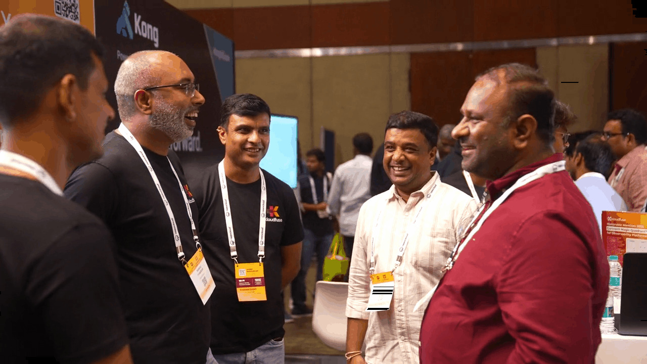 Pankaj Thakkar and the Kloudfuse team speaking with visitors at KubeCon India 2025