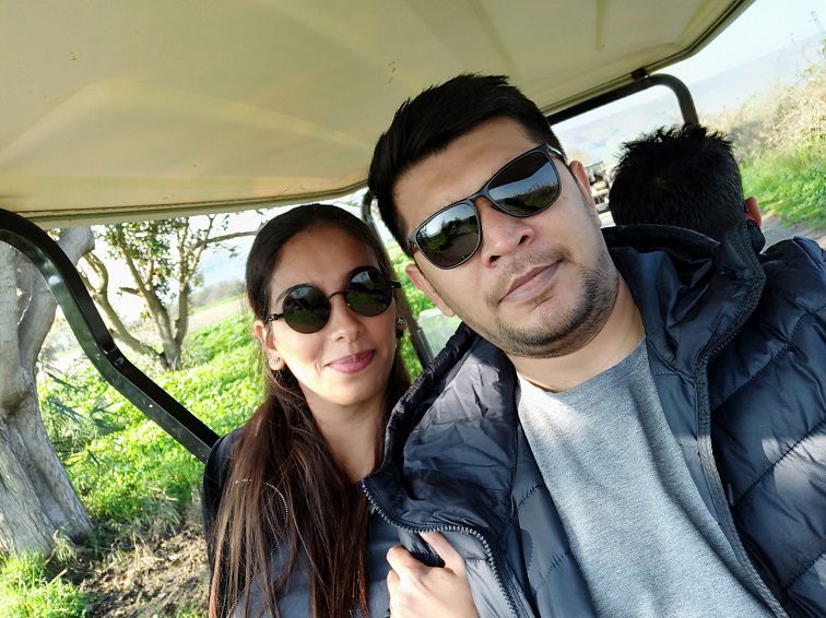 Pratik Thakker and his wife Nancy together outdoors