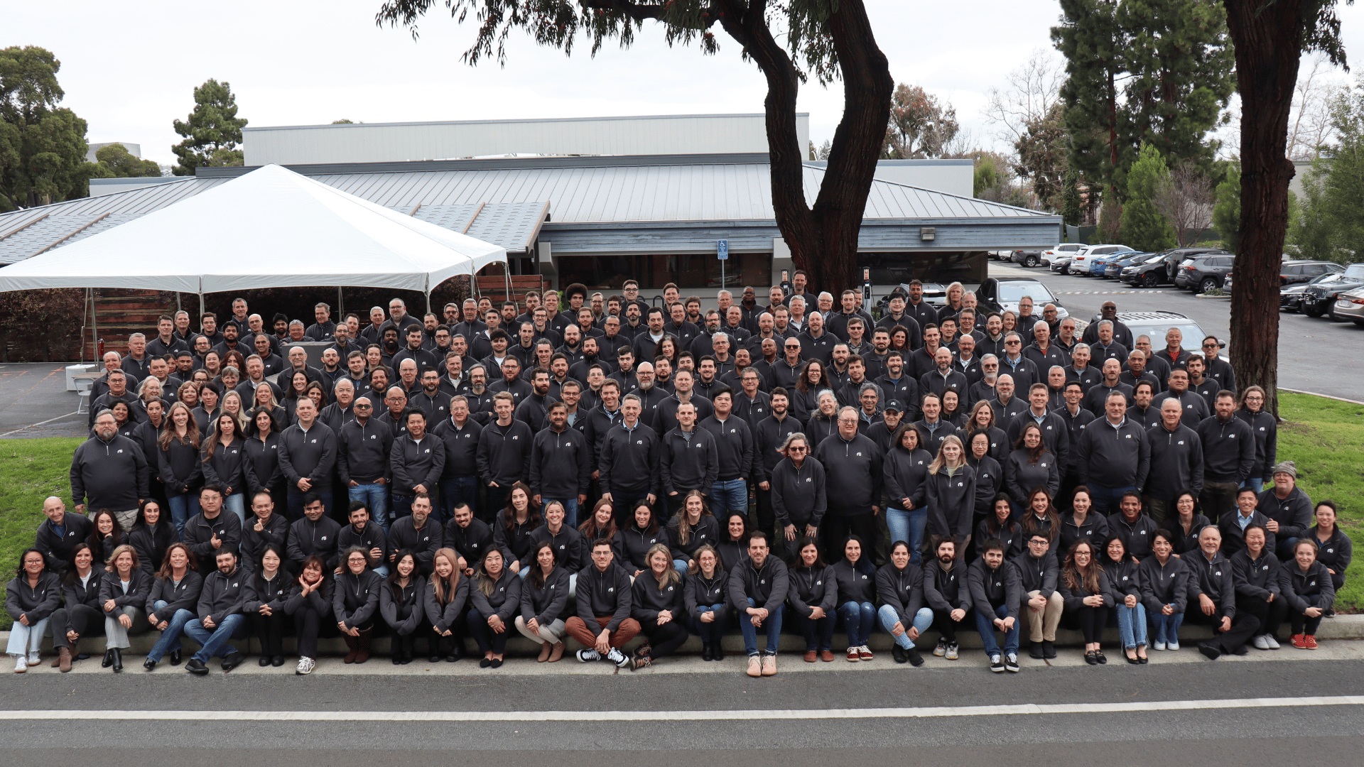 RTI employees gathered for the company’s 2025 group photograph
