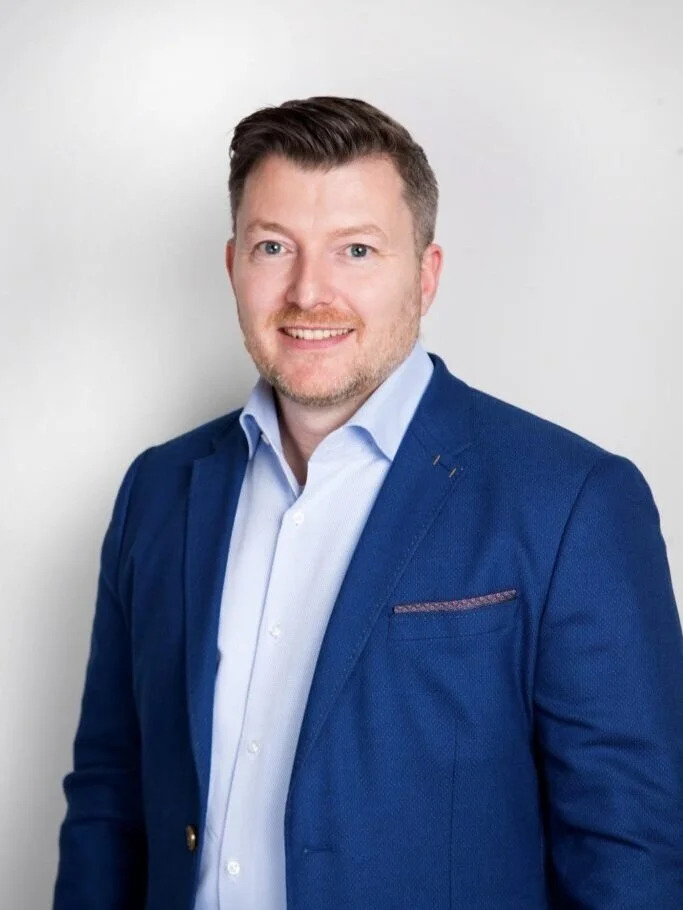 Rob Palfreyman Keeps Building for the Places Technology Cannot Quite Reach