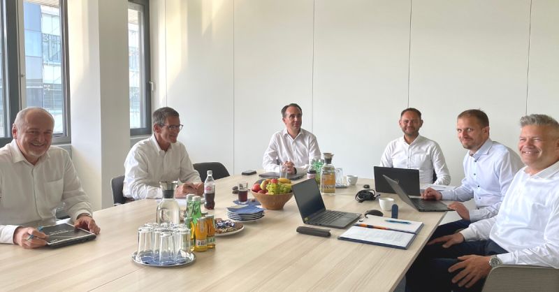 Robert Lyons, second from left, meeting GATX Rail Europe colleagues around a conference table in 2022