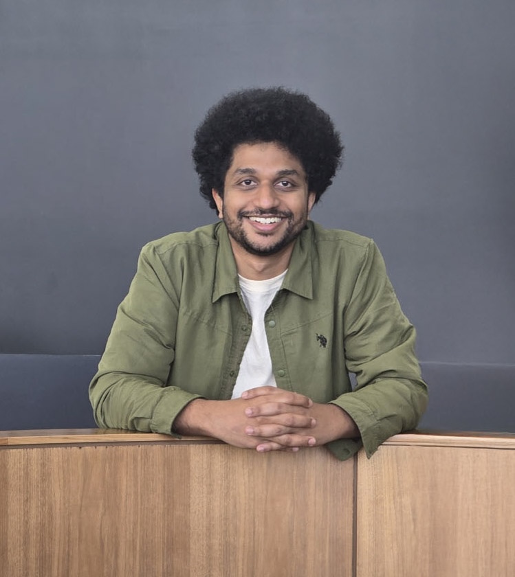 Samurdhi Karunaratne and the Art of Knowing When to Help