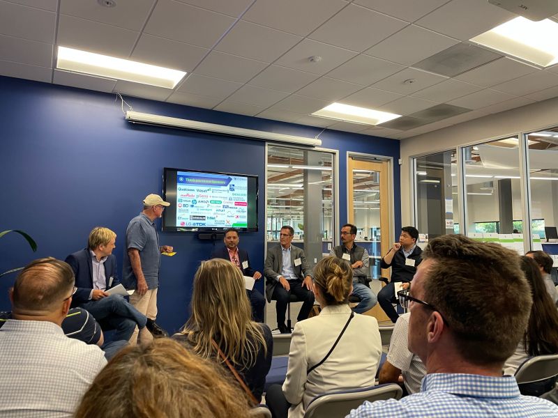 Attendees and panelists at the EvoNexus and Wilson Sonsini business development and fundraising event
