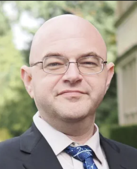 Scott Alexander Built a Public Square for People Who Prefer Footnotes to Factions