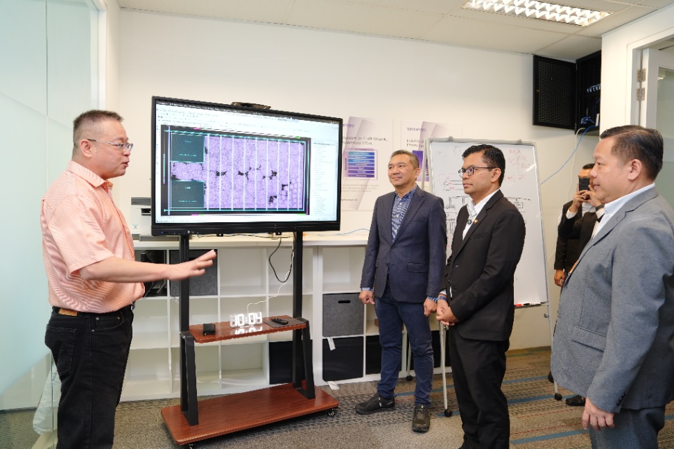 A chip-design demonstration during the January 2026 official visit to Malaysia Semiconductor IC Design Park