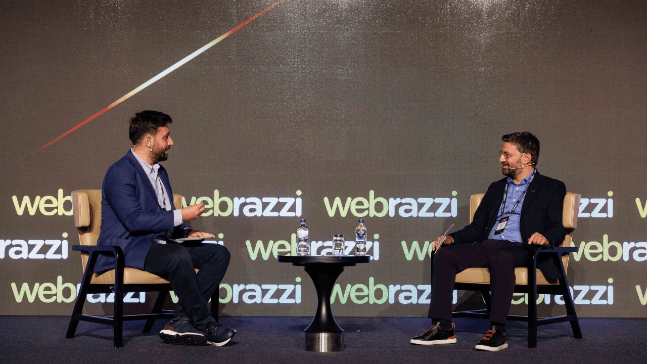 Semih Muşabak seated at right in conversation with Ahmet Buğra Ferah at Webrazzi Summit 2025