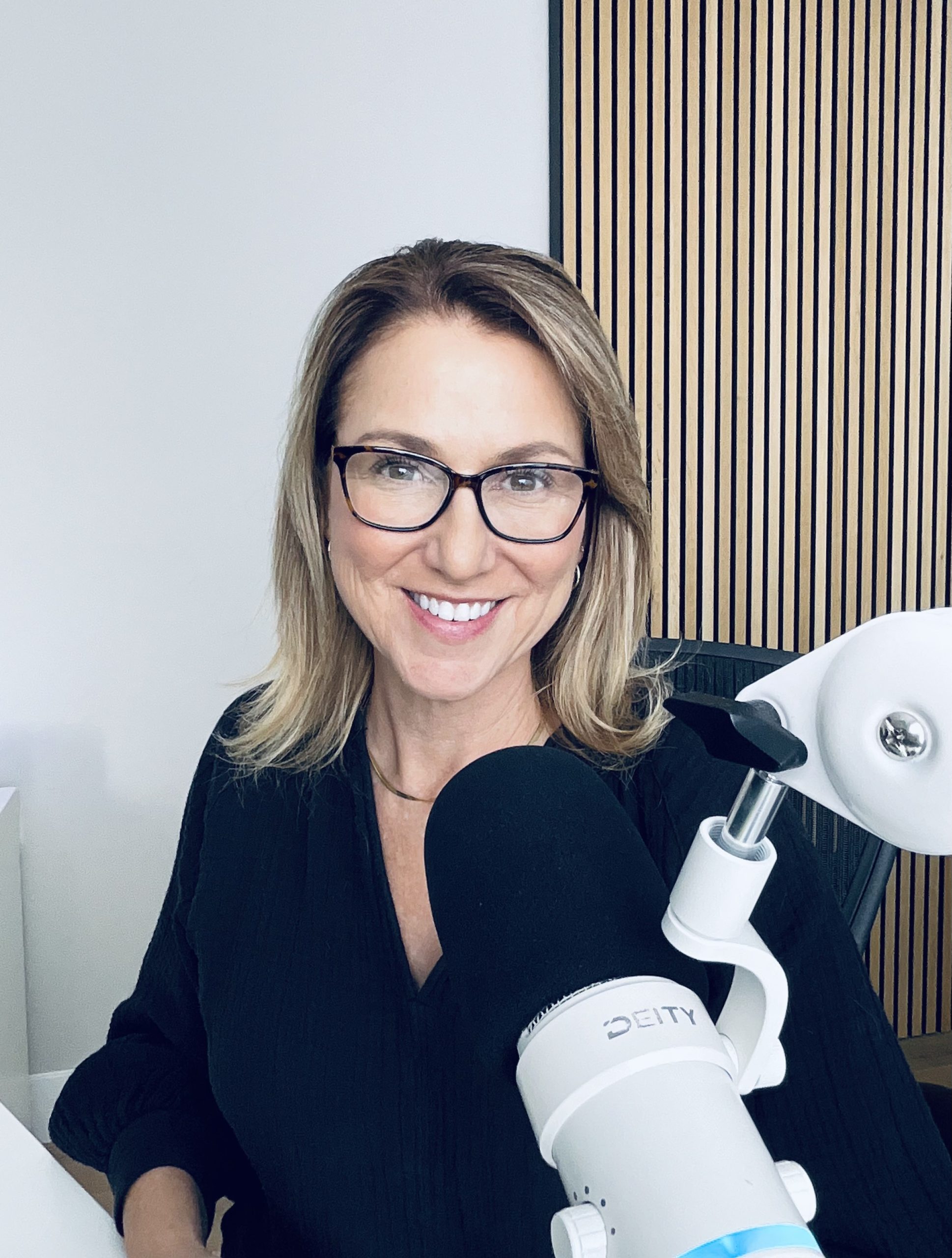 Shelley Perry - CEO of ScaleLogix Ventures, SaaS ScaleUp Expert