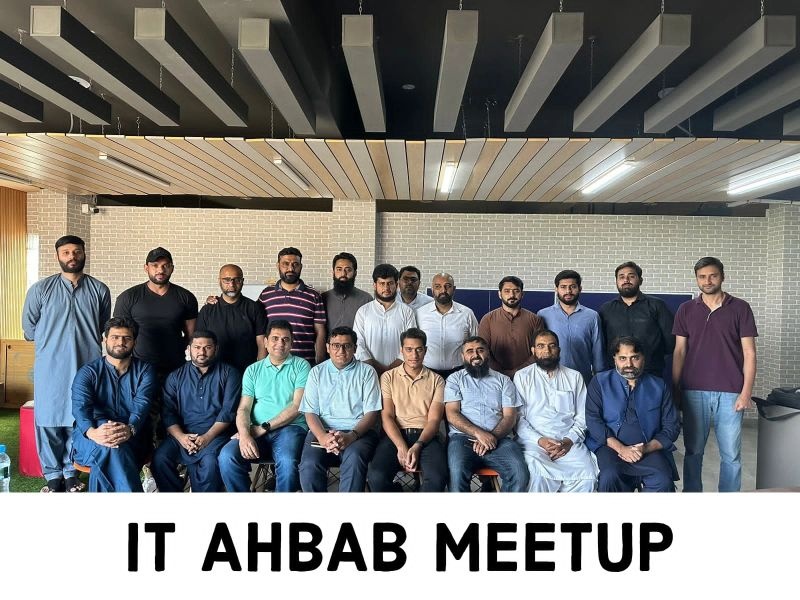 Group photograph from the second IT Ahbab meetup hosted by Visnext and Sirbuland Atlas