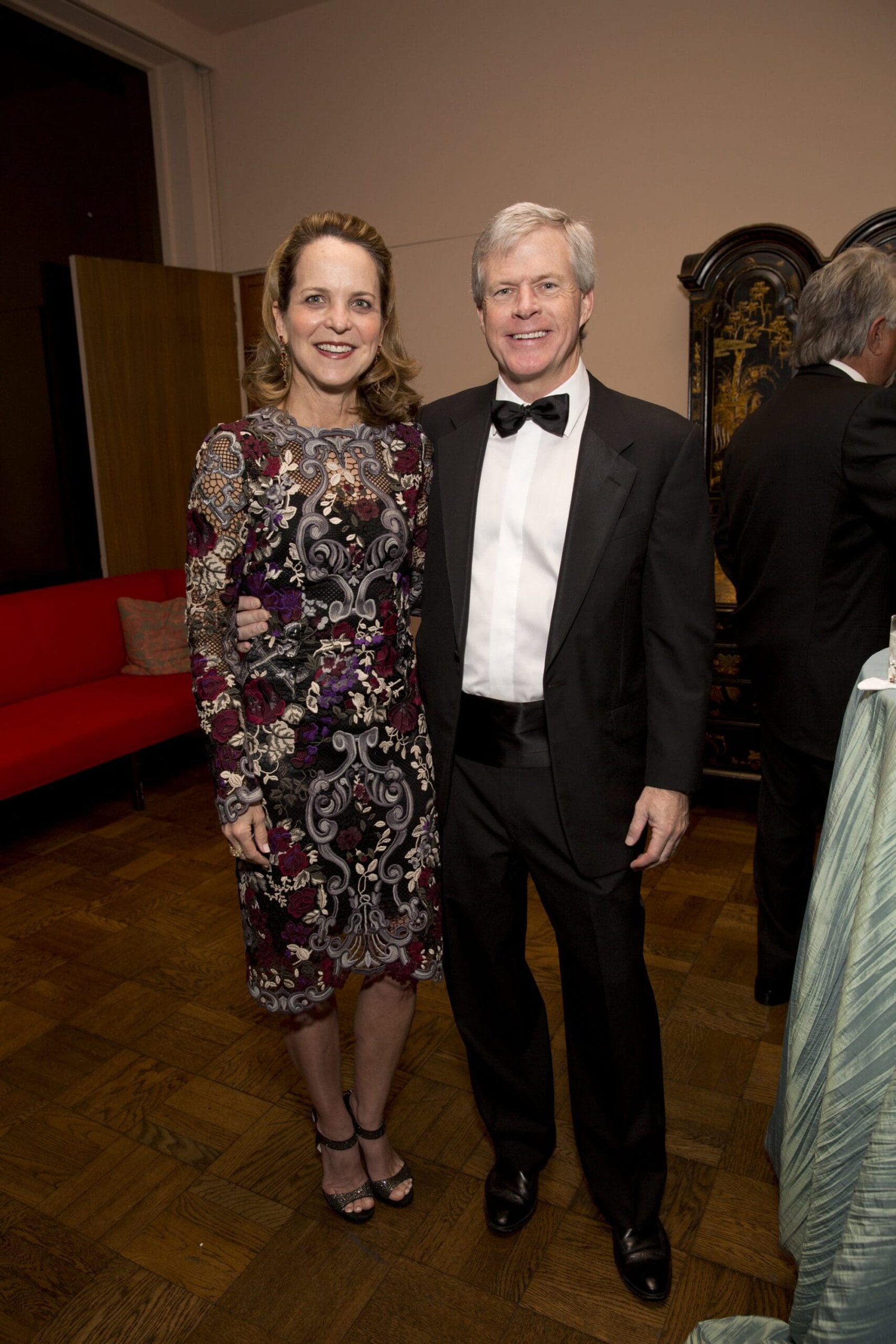 Susie and Skip McGee standing together at a Rienzi Society dinner in Houston