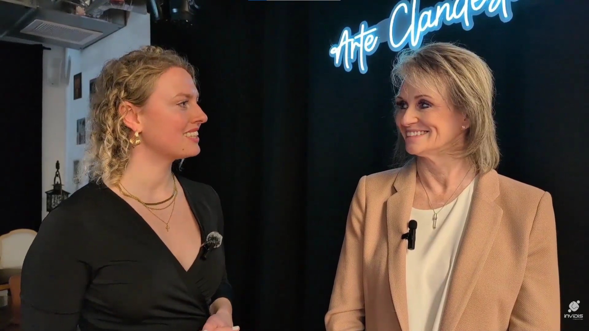 Spectrio CEO Tamara Bebb speaking with interviewer Antonia Hamberger