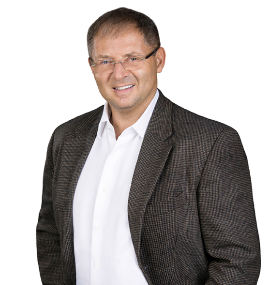 Steven Maksin and the second life of things