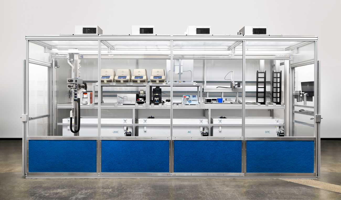 A robotic workcell in Strateos’s Menlo Park laboratory